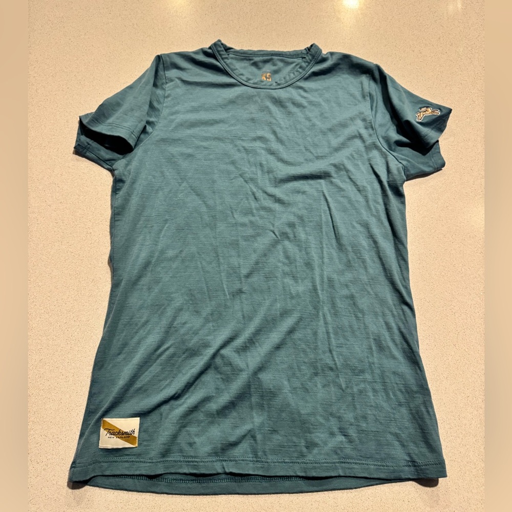 Tracksmith  Harrier T EUC size XS